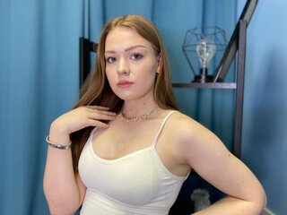 Camshow shows GloriaMills